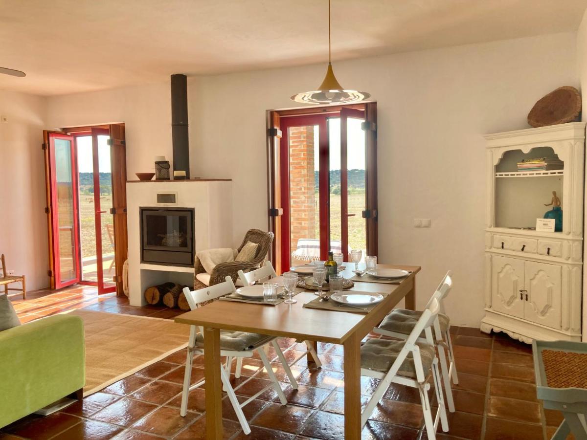 Herdade Da Burquilheira Family Retreat Alcáçovas Exteriör bild